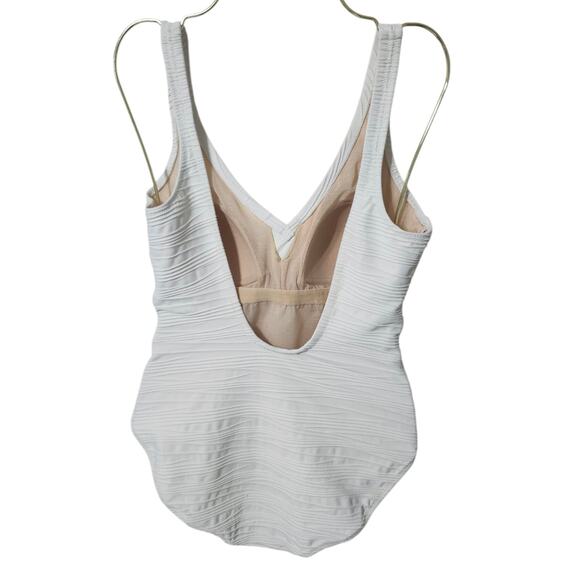 Gottex Full Coverage Ivory Textured Surplice Scoop Back One Piece 6/36 - Picture 7 of 12